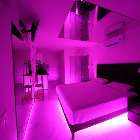 Apartment Indecent *