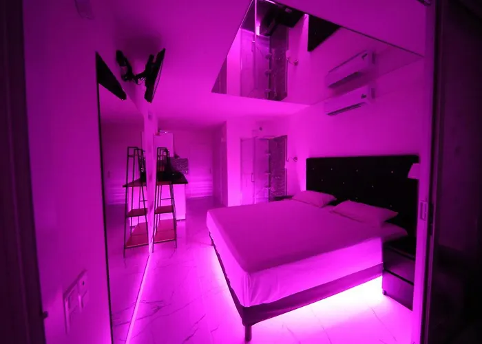 Apartment Indecent *